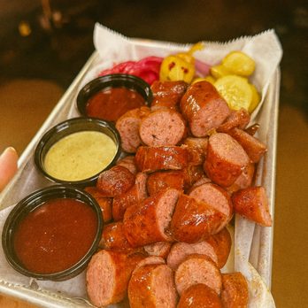 Holden Brother's BBQ - sausage - Food Trucks Near Me - Driftwood, Texas