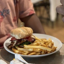 Chelo's Waterfront Bar & Grille - Avocado Chicken Sandwich