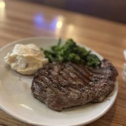 Applebee's Grill + Bar