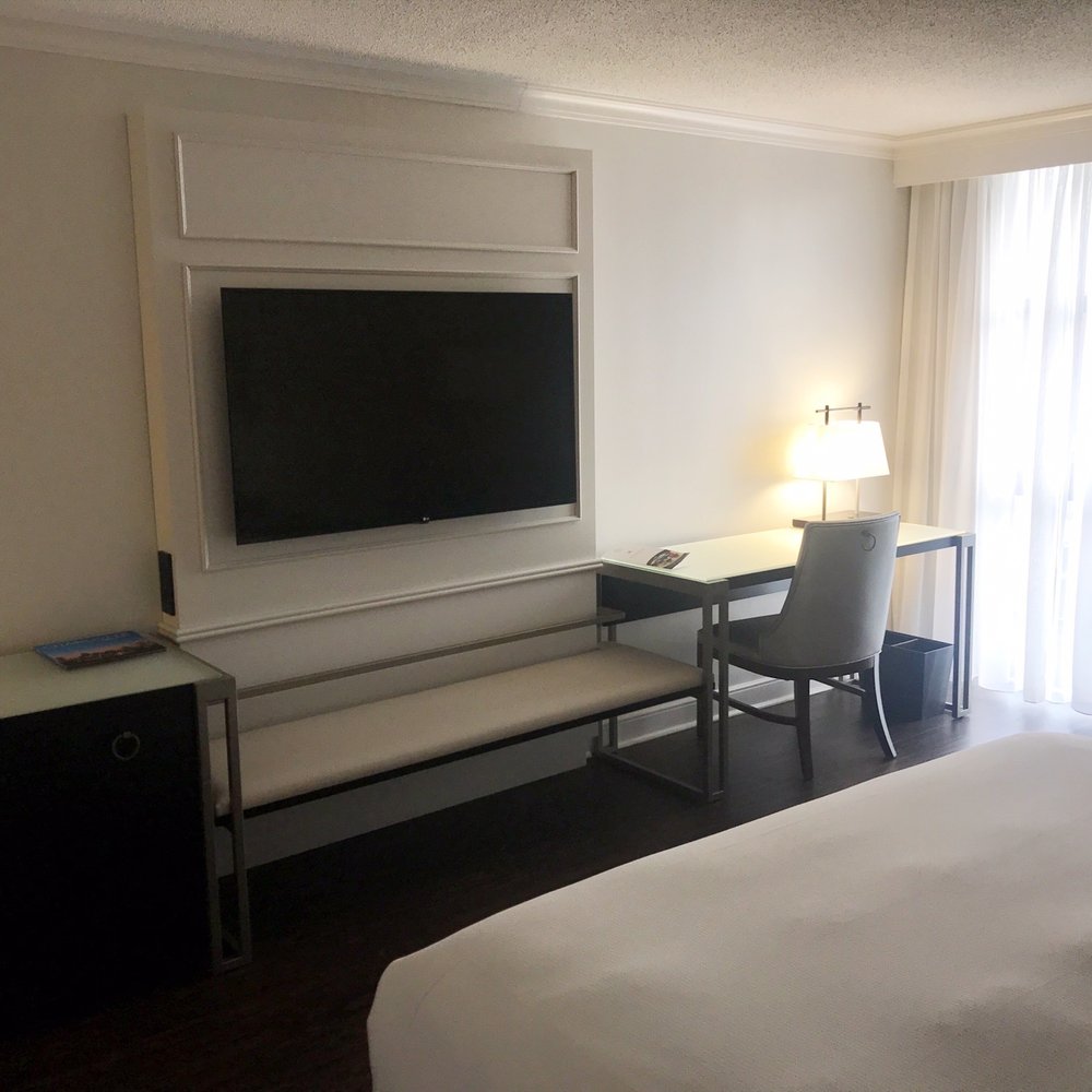 Charlotte Marriott SouthPark - Bedroom - Hotels Near Me - Charlotte, North Carolina