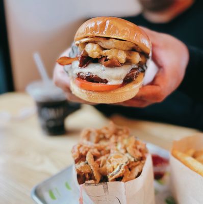 CaliKid Burgers 'n Shakes by null