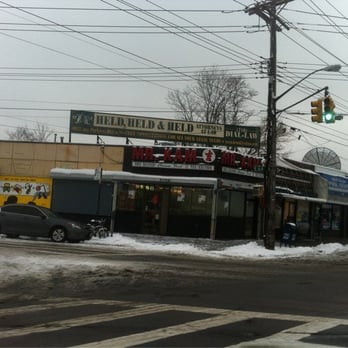 Mr Kam Restaurant - a view of a street corner - Chinese Near Me - Brooklyn, New York