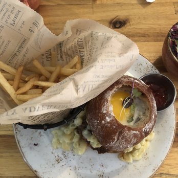 Hatch 44 Cafe - Mac Daddy (friend fries and ketchup included) - Cafes Near Me - Metuchen, New Jersey