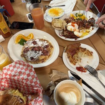 The Little Diner - Croissant sandwich, hash brown, pancake - Diners Near Me - Vail, Colorado The Little Diner - Croissant sandwich, hash brown, pancake - Diners Near Me - Vail, Colorado