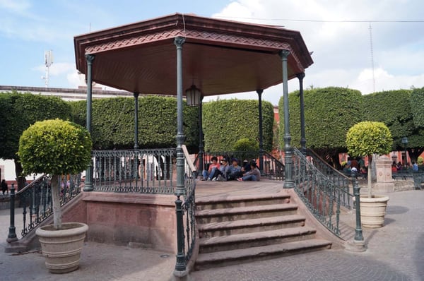 Jardín Allende by null
