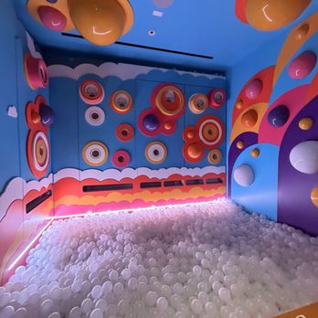 Hijinx Hotel - Eatertainment Near Me - Irvine, California
