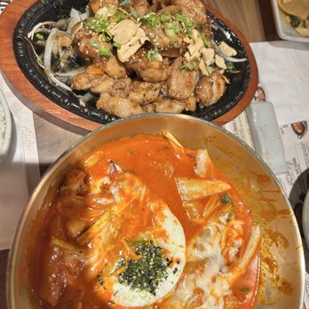 JinCook - Garlic Soy Chicken and Rose Tteokbokki (Rose Spicy Rice Cake) - Korean Near Me - Los Angeles, California