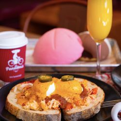 La Panadería Bakery Café - Fiesta Lobster Benedict