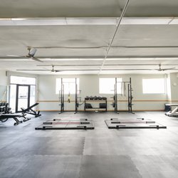 Kinetix - Squat racks and deadlifting platforms