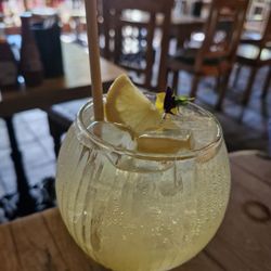 Oak Tree Inn - Orchard Breeze mocktail
