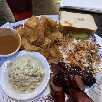 Dreamland BBQ - Combo plate with chips and potato salad - Barbeque Near Me - Montgomery, Alabama Dreamland BBQ - Combo plate with chips and potato salad - Barbeque Near Me - Montgomery, Alabama