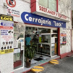 Cerrajería Lock - Afuera del negocio