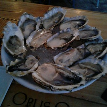 Bevy - Dozen oysters - Cocktail Bars Near Me - Honolulu, Hawaii Bevy - Dozen oysters - Cocktail Bars Near Me - Honolulu, Hawaii