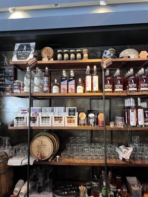10th Mountain Whiskey & Spirits by null