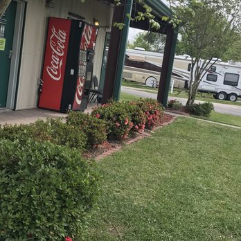 Hidden Lake RV Resort - Resorts Near Me - Beaumont, Texas