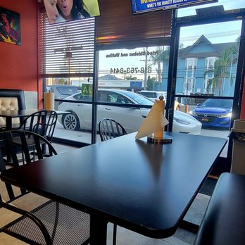 Uncle Andre's BBQ - Interior (02/13/24). @UncleAndresBBQ @Uncle_AndresBBQ #StudioCity #SouthernFood #SoulFood #BBQ #FoodPorn - Barbeque Near Me - Studio City, California