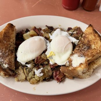 Old Tymes Cafe - Corned beef hash with homemade white bread - Cafes Near Me - LaFayette, New York Old Tymes Cafe - Corned beef hash with homemade white bread - Cafes Near Me - LaFayette, New York