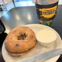 Zingerman's Next Door - Over toasted cinnamon raisin bagel and Lady Grey latte
