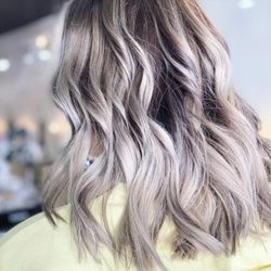 Village Salon - Love a good blonde moment
*
( # @ellynmortell_villagesalon )