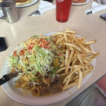 El Camino Dining Room - El Camino Fritos Dogs - Breakfast & Brunch Near Me - Albuquerque, New Mexico
