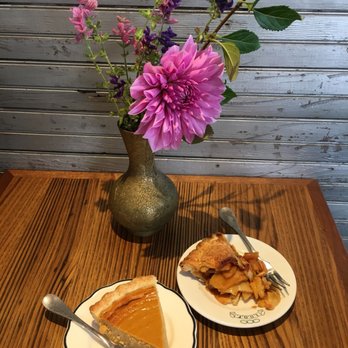Florence Pie Bar - Sweet potato & apple caramel - Cafes Near Me - Florence, Massachusetts