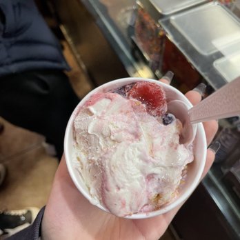 Cold Stone Creamery - Ice Cream & Frozen Yogurt Near Me - Falls Church, Virginia Cold Stone Creamery - Ice Cream & Frozen Yogurt Near Me - Falls Church, Virginia