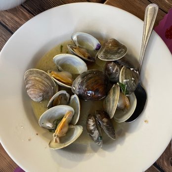 Aldos Restaurant - Littleneck appetizer. YUM - Italian Near Me - Block Island, Rhode Island