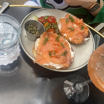 Beverley’s Bistro & Bar - Salmon bagel - Cocktail Bars Near Me - Dallas, Texas Beverley’s Bistro & Bar - Salmon bagel - Cocktail Bars Near Me - Dallas, Texas