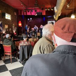 Laurelthirst Public House - Rockin' Out!