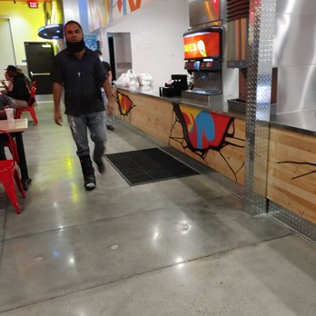 Dave's Hot Chicken - Running for the reaper - Chicken Shop Near Me - Indio, California