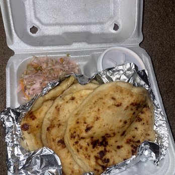 La palma - Chicken and cheese Papusas - Mexican Near Me - Laurel, Mississippi