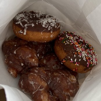 Donut World - Donuts Near Me - Gresham, Oregon