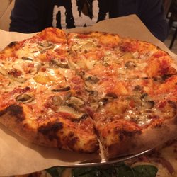 Farm To Fire - Mountain View Mushroom pizza.