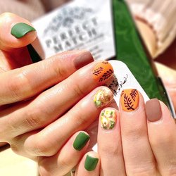 Deloux 2000 Nail Salon