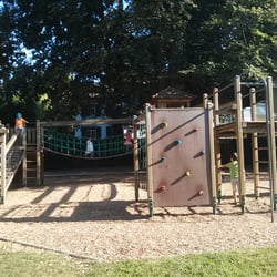 Artergut Park - Jungle gym playground