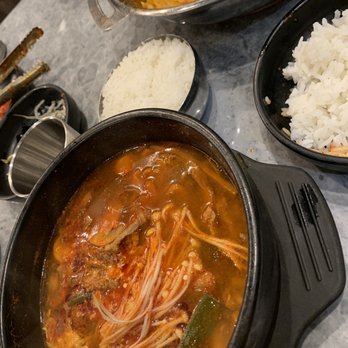 Ozen Korea - a bowl of soup and a bowl of rice - Korean Near Me - London, Ontario Ozen Korea - a bowl of soup and a bowl of rice - Korean Near Me - London, Ontario