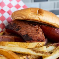 Double "6" Diner - Smoked sausage sandwich