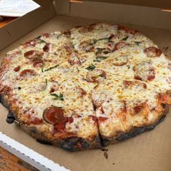 Pizza on the Farm - Very delicious pizza!