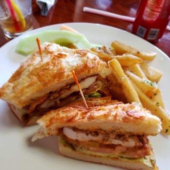 Garlic City Cafe - Calamari sandwich - American Near Me - Gilroy, California