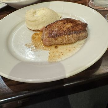 LongHorn Steakhouse - Flo's Filet - Steakhouses Near Me - Nashua, New Hampshire