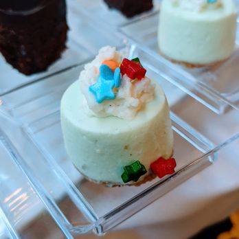 Gatsby’s Prime Seafood - Dessert hors d'oeuvre - Seafood Near Me - Houston, Texas Gatsby’s Prime Seafood - Dessert hors d'oeuvre - Seafood Near Me - Houston, Texas