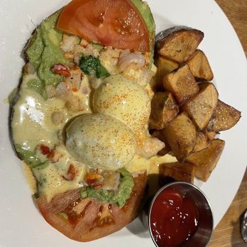 Earls Kitchen + Bar - Shrimp lobster Benedict, breakfast HH - New American Near Me - McLean, Virginia