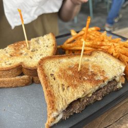 Whisk & Grind - Patty melt 