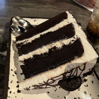 Shoma Bazaar - Oreo Cake big piece serves 4 - Breakfast & Brunch Near Me - Doral, Florida