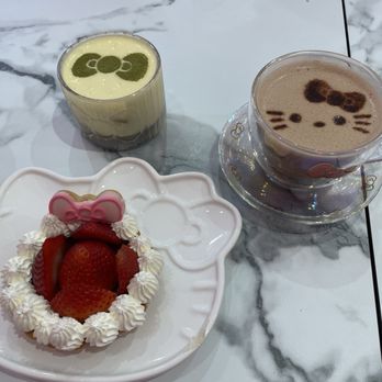 Hello Kitty Cafe - Strawberry tart - Themed Cafes Near Me - Santa Clara, California