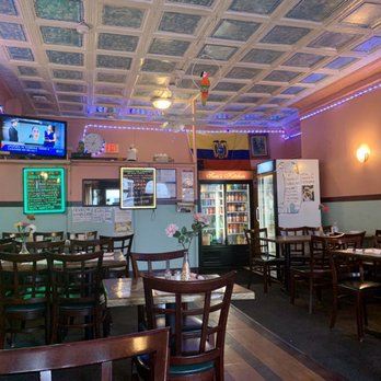 Sari's Kitchen - the interior of a restaurant - Latin American Near Me - Hackensack, New Jersey