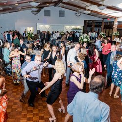 Sounds Abound Entertainment - Dancing the night away.