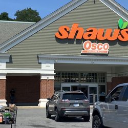 Shaw's - Entrance