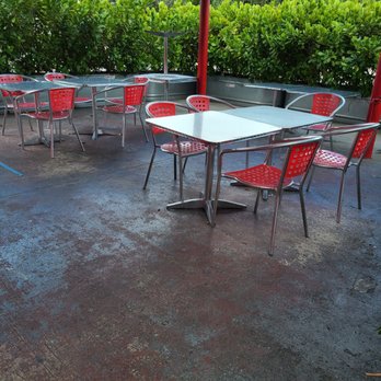 Joe's Old School Pizza - Outside dining area - Pizza Near Me - Hollywood, Florida