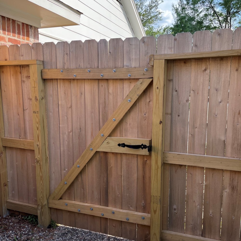 Dayspring Homes - New gate for backyard. Love the locking mechanism he chose. No more old school Master lock. Yay! - General Contractors Near Me - Richmond, Texas